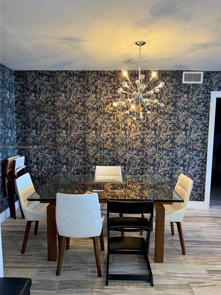 Small Image of 5750 COLLINS AVE #11D, Miami Beach Number 17