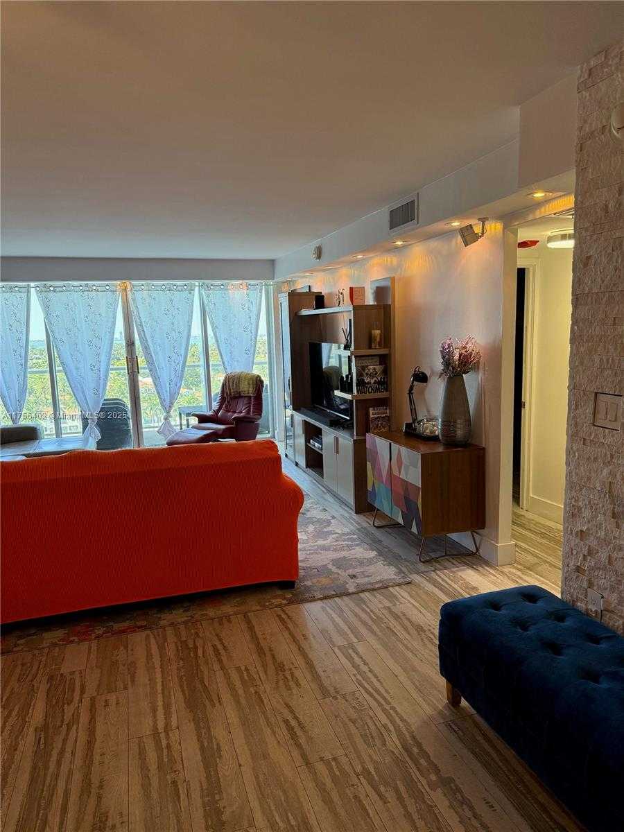 Small Image of 5750 COLLINS AVE #11D, Miami Beach Number 20
