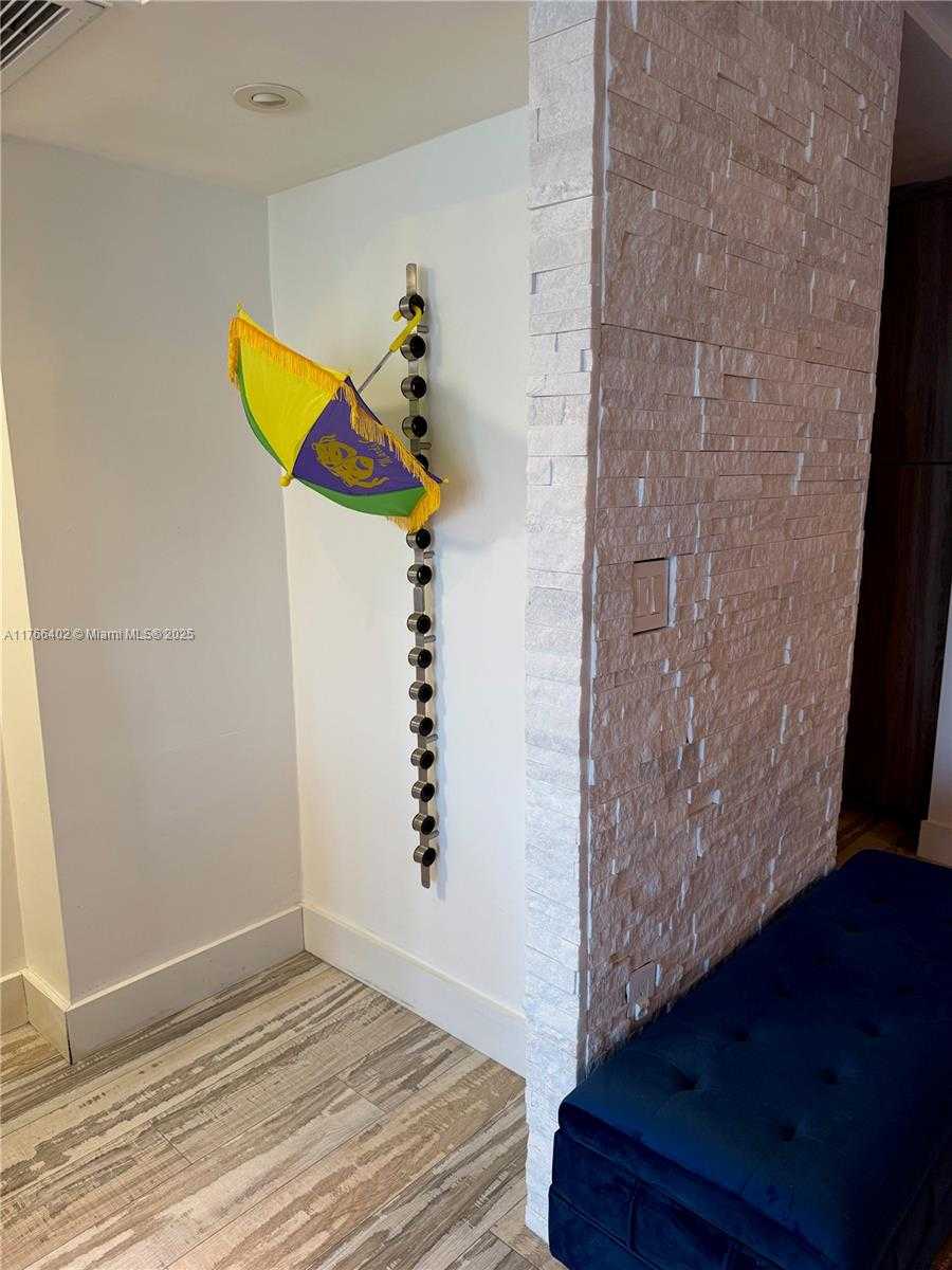Small Image of 5750 COLLINS AVE #11D, Miami Beach Number 27