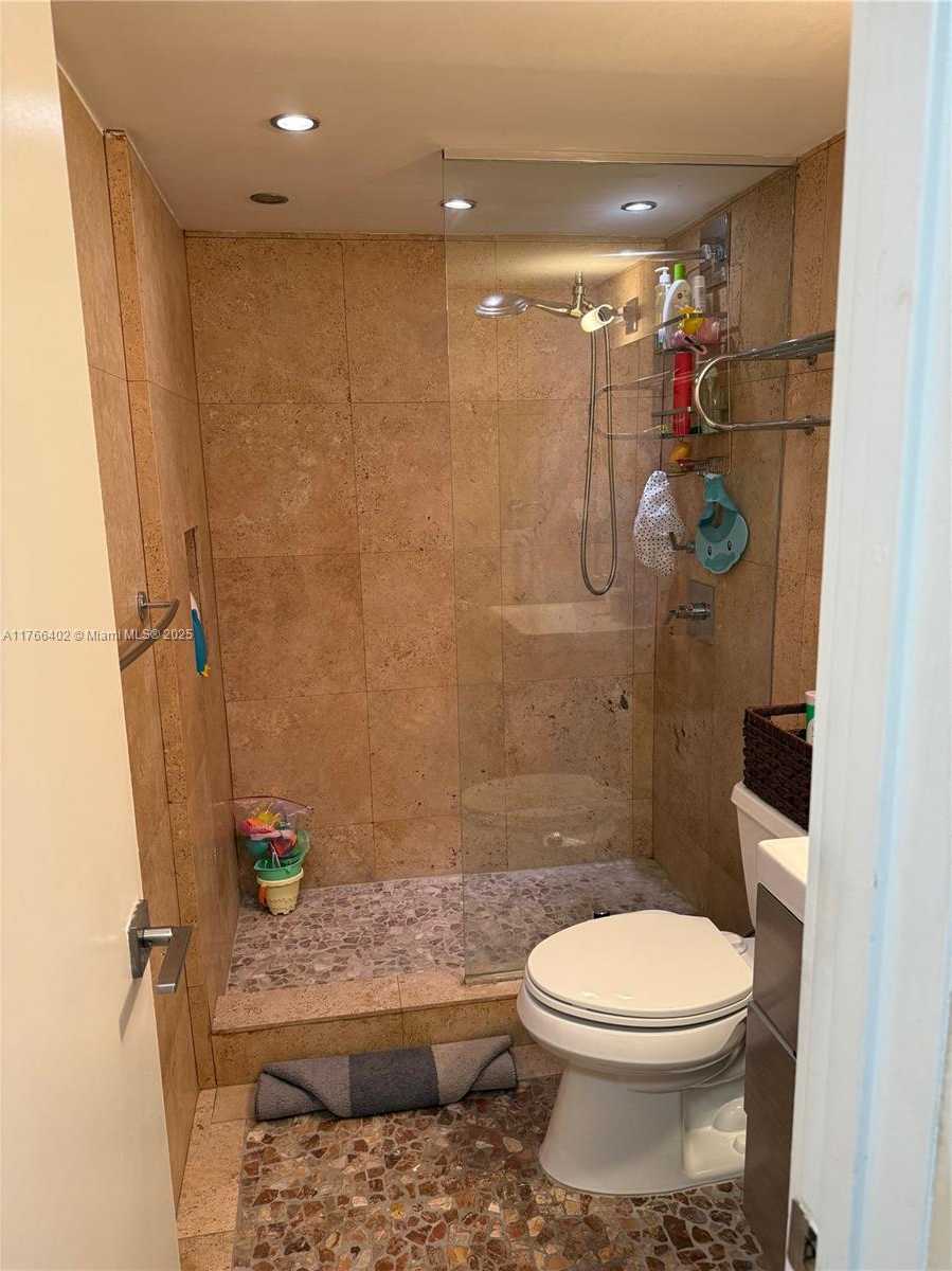 Small Image of 5750 COLLINS AVE #11D, Miami Beach Number 28