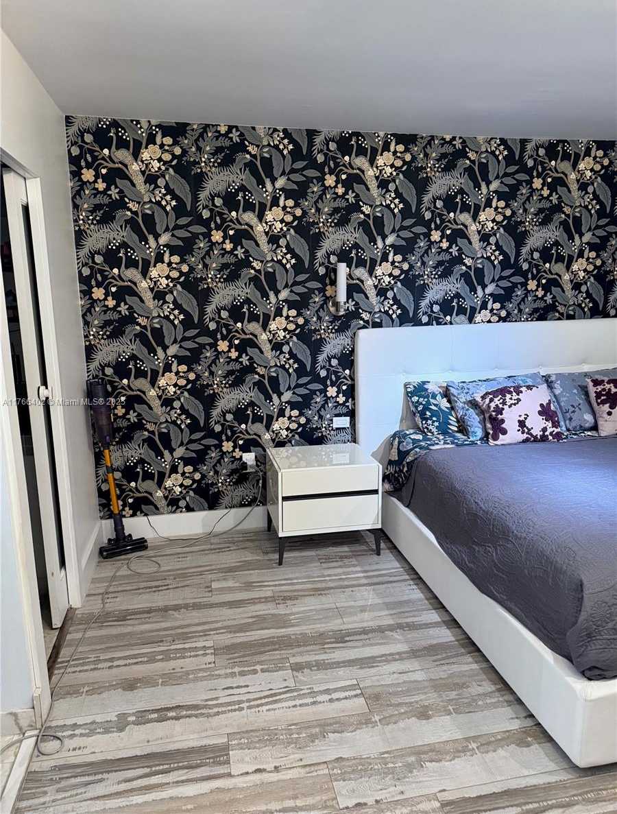 Small Image of 5750 COLLINS AVE #11D, Miami Beach Number 36