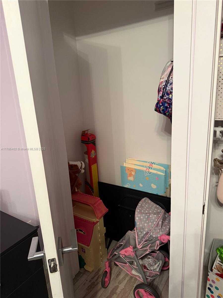 Small Image of 5750 COLLINS AVE #11D, Miami Beach Number 51