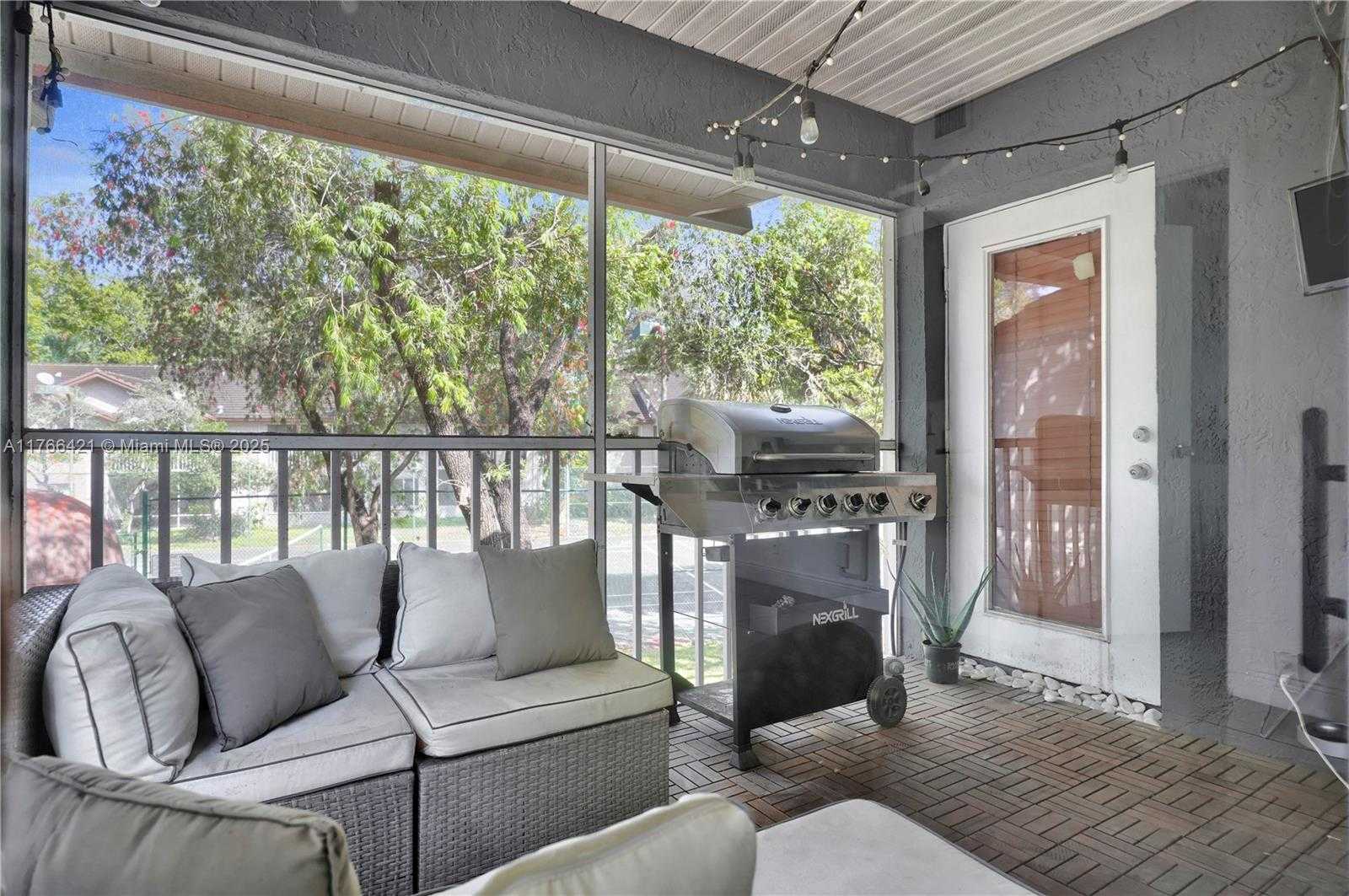 Small Image of 9503 SOUTH WEST 140 TH CT #9503, Miami Number 12