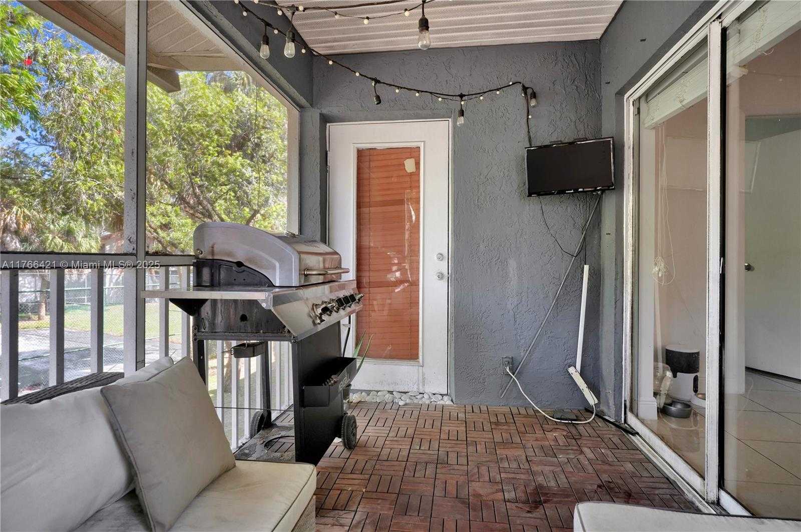 Small Image of 9503 SOUTH WEST 140 TH CT #9503, Miami Number 13