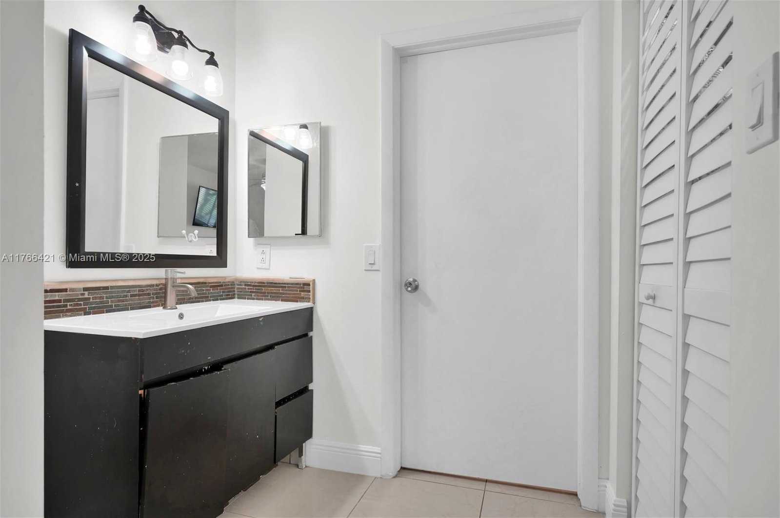 Small Image of 9503 SOUTH WEST 140 TH CT #9503, Miami Number 24