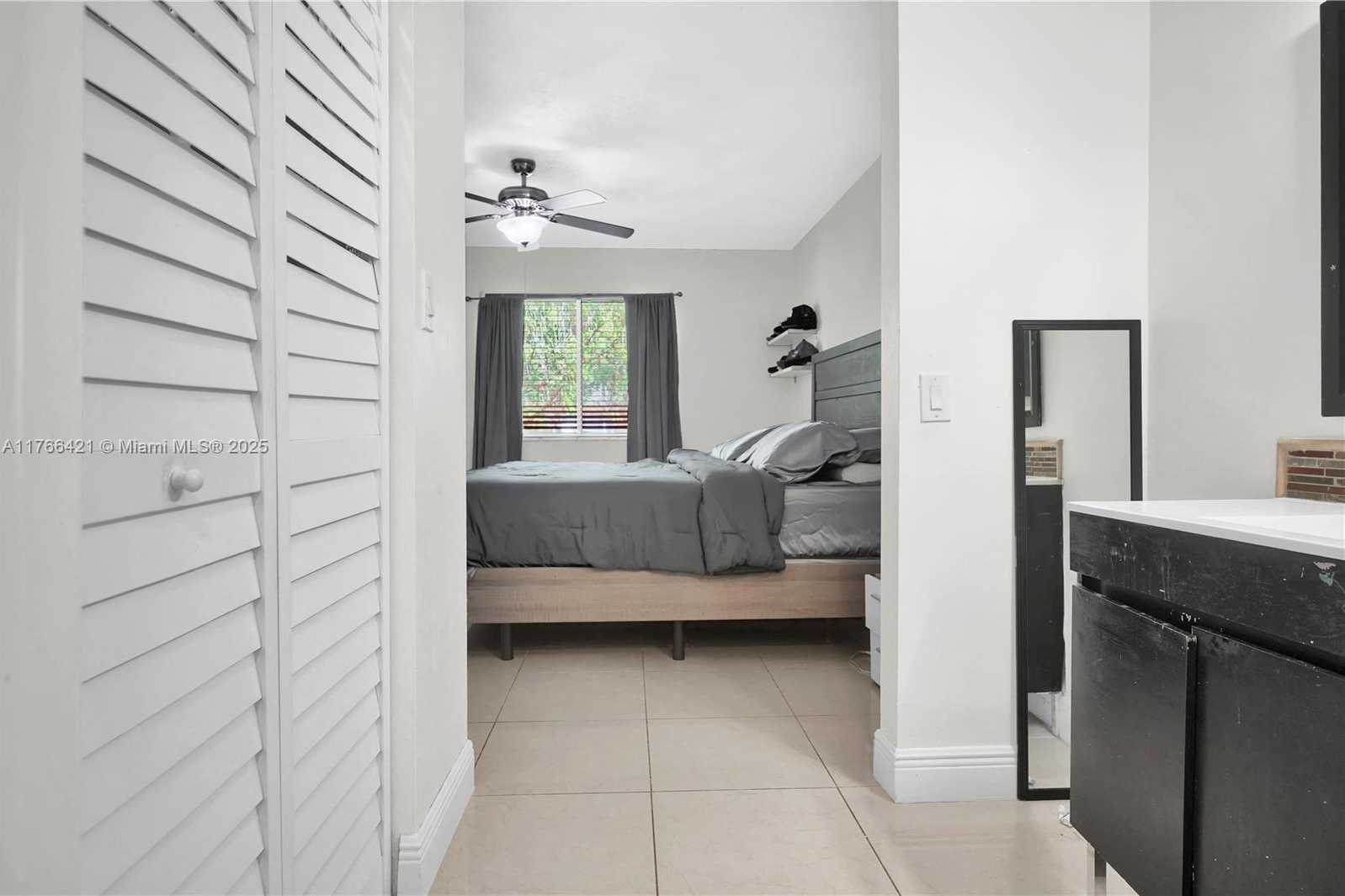 Small Image of 9503 SOUTH WEST 140 TH CT #9503, Miami Number 25