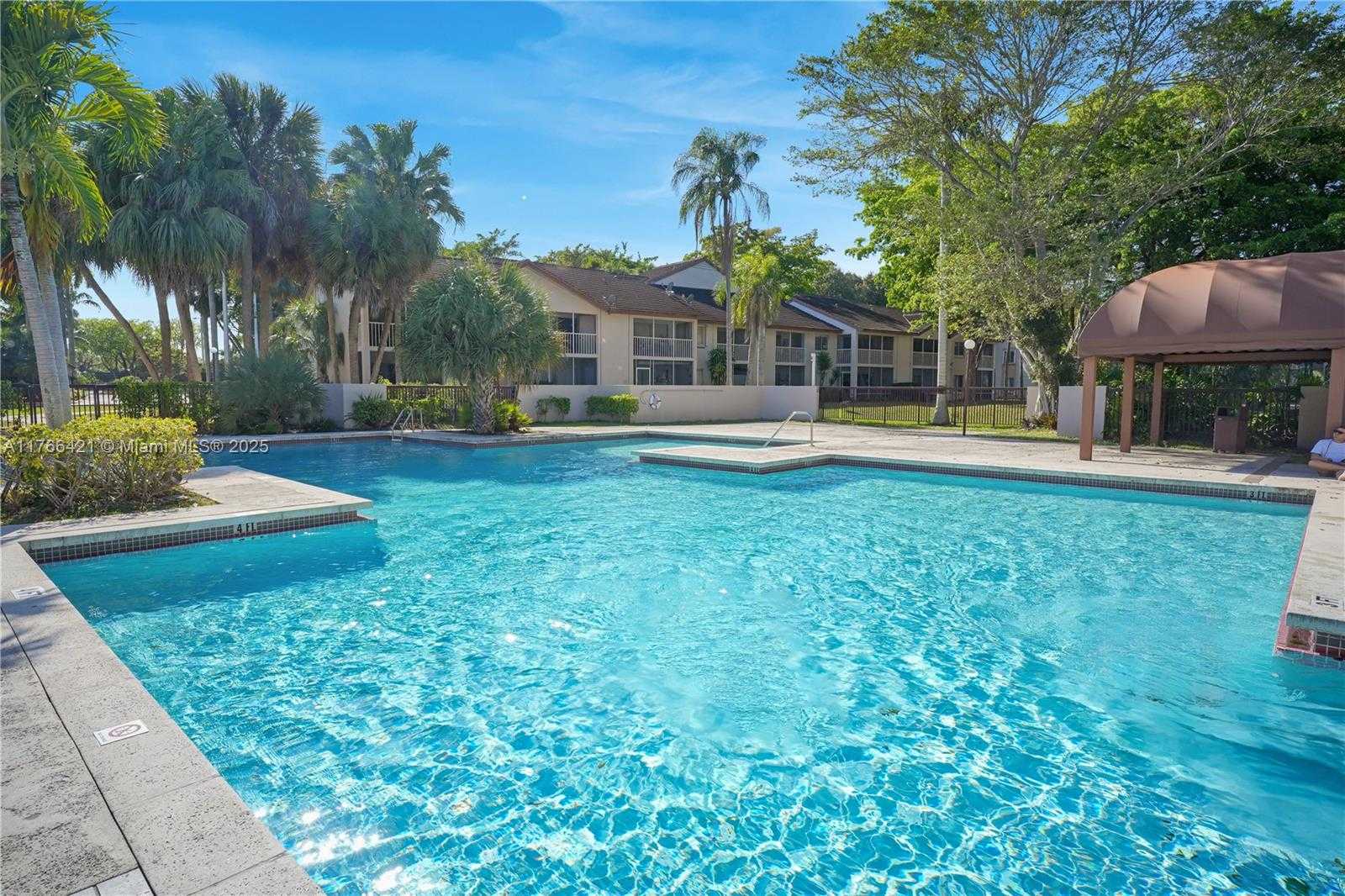 Small Image of 9503 SOUTH WEST 140 TH CT #9503, Miami Number 31