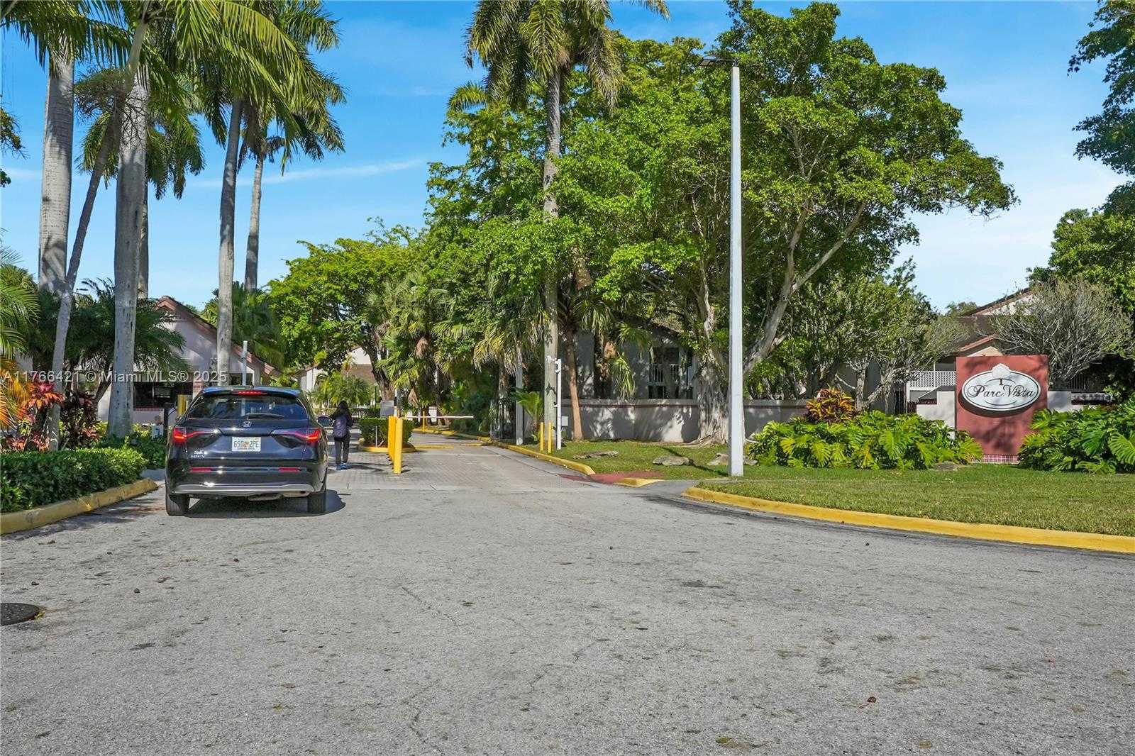 Small Image of 9503 SOUTH WEST 140 TH CT #9503, Miami Number 32