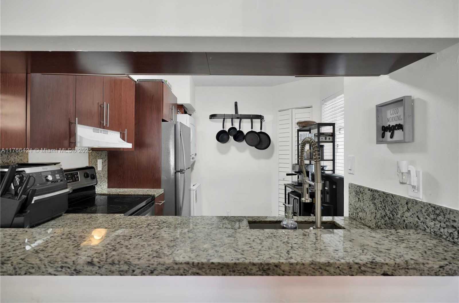 Small Image of 9503 SOUTH WEST 140 TH CT #9503, Miami Number 5