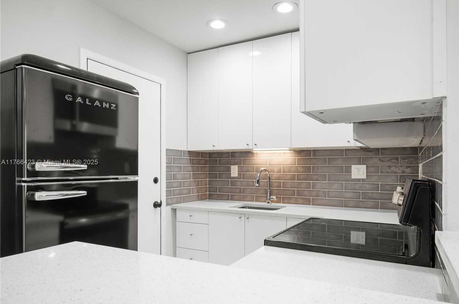 Small Image of 3040 NORTH EAST 16TH AVE #104, Oakland Park Number 7