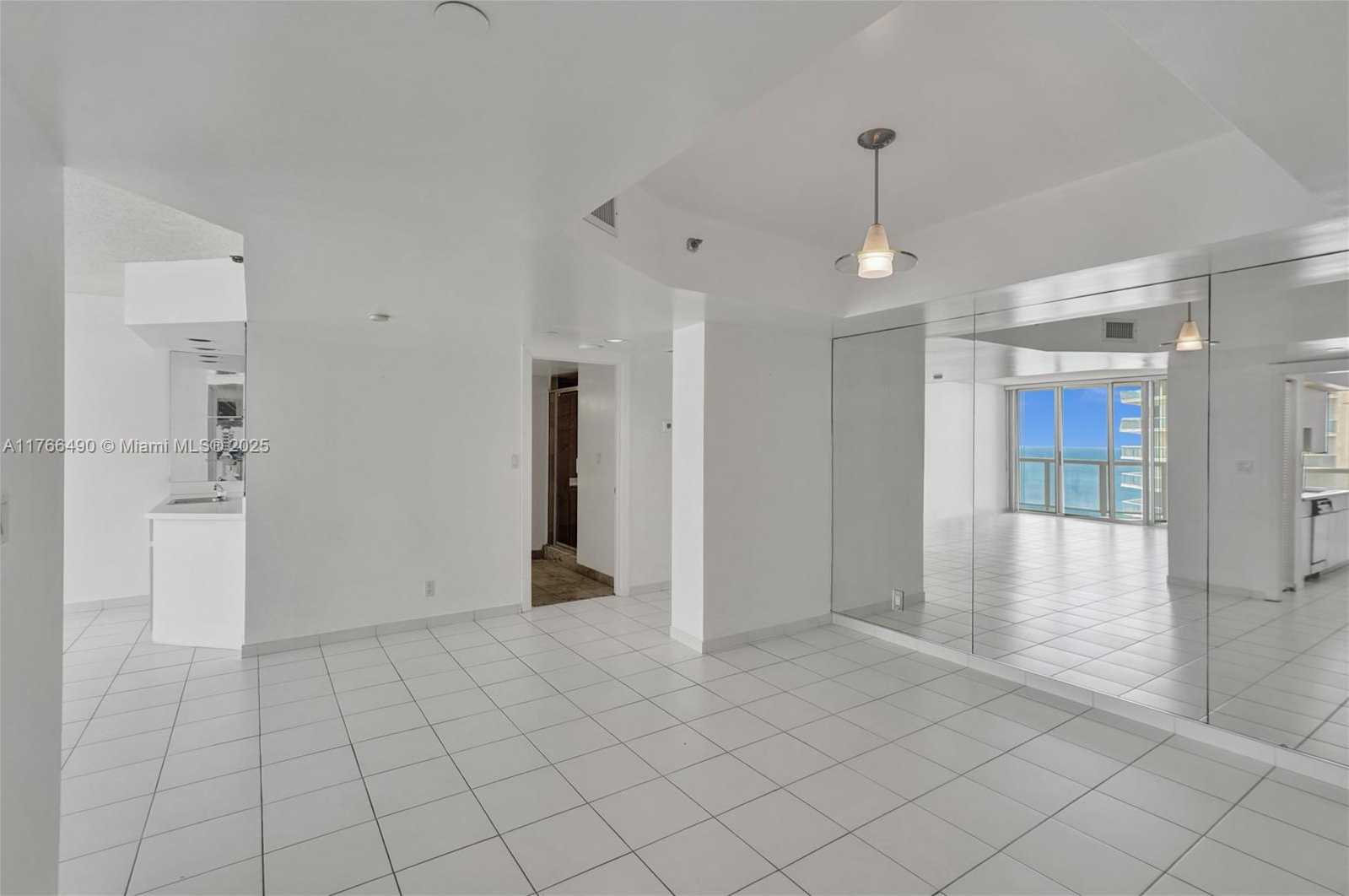 Small Image of 16425 COLLINS AVE #2715, Sunny Isles Beach Number 5