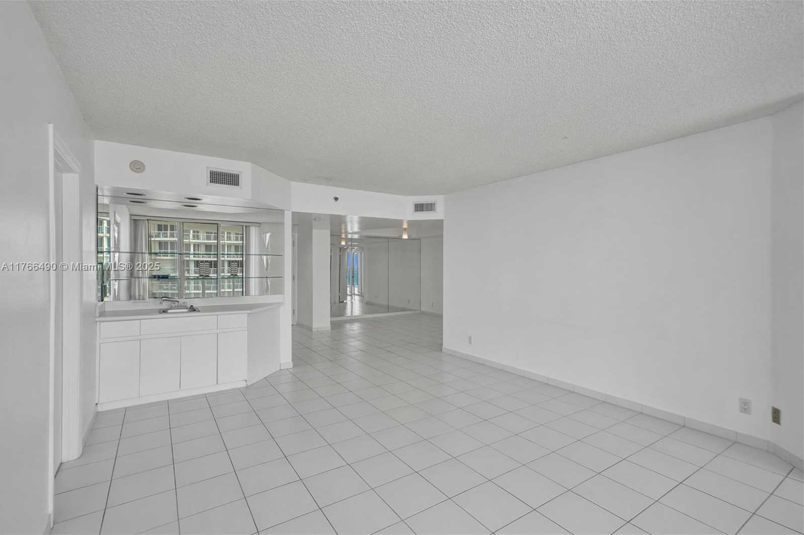 Small Image of 16425 COLLINS AVE #2715, Sunny Isles Beach Number 7
