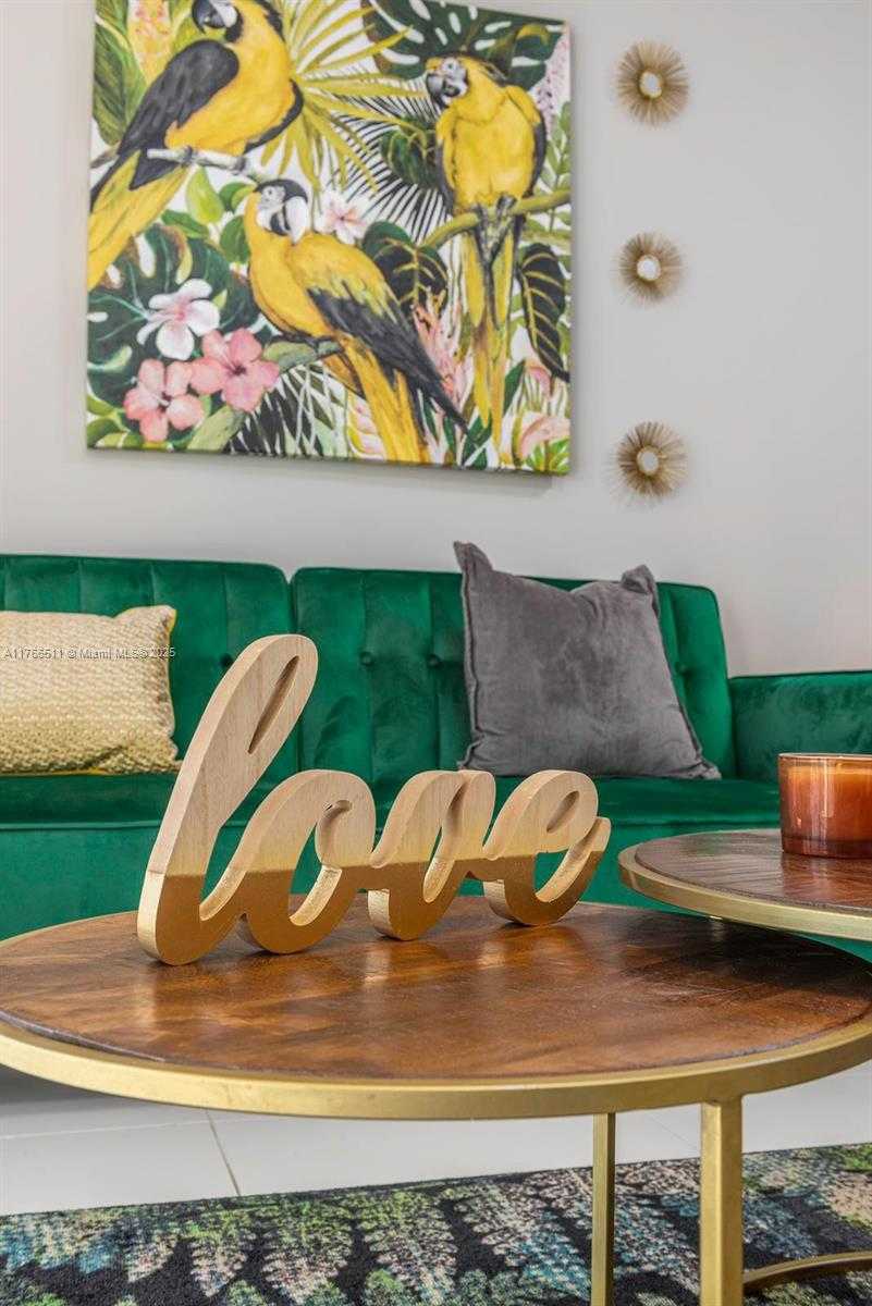 Small Image of 1750 NORTH BAYSHORE DR #4604, Miami Number 2