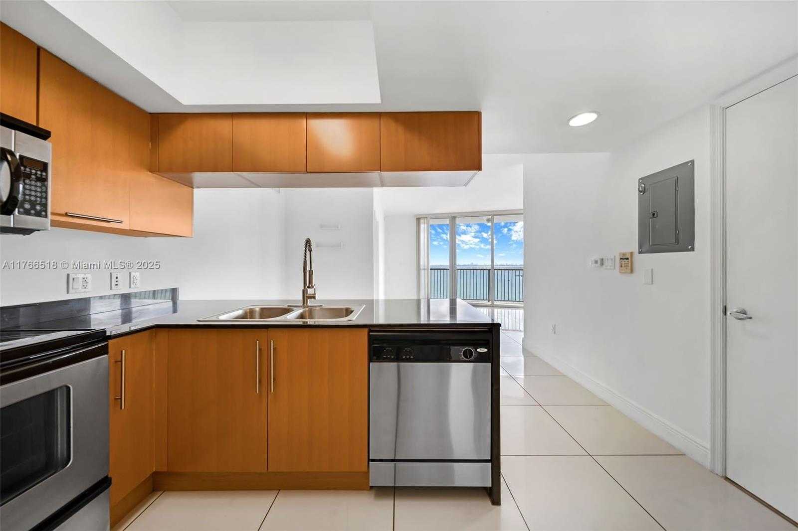 Small Image of 1750 NORTH BAYSHORE DR #2001, Miami Number 11