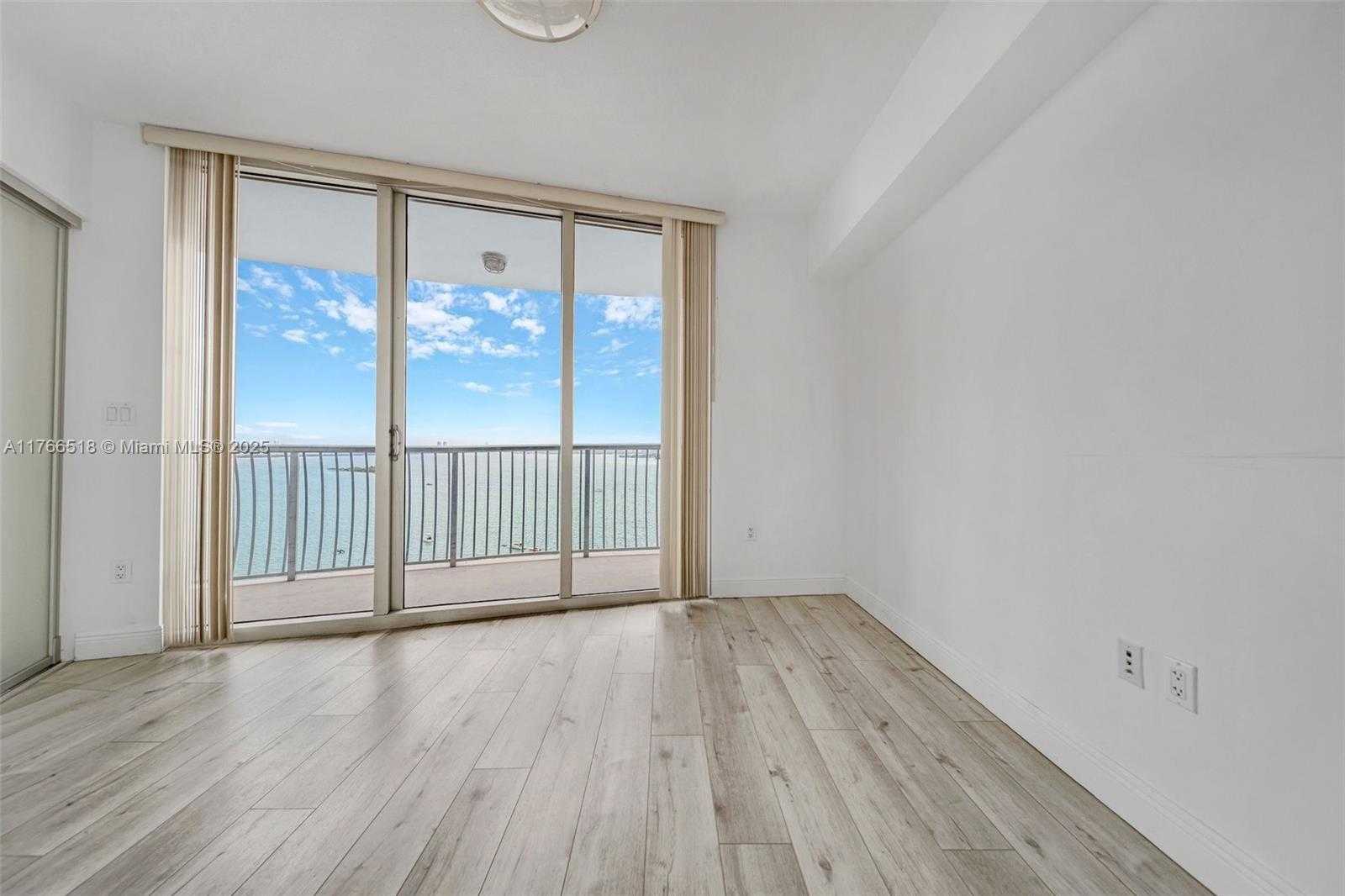 Small Image of 1750 NORTH BAYSHORE DR #2001, Miami Number 17