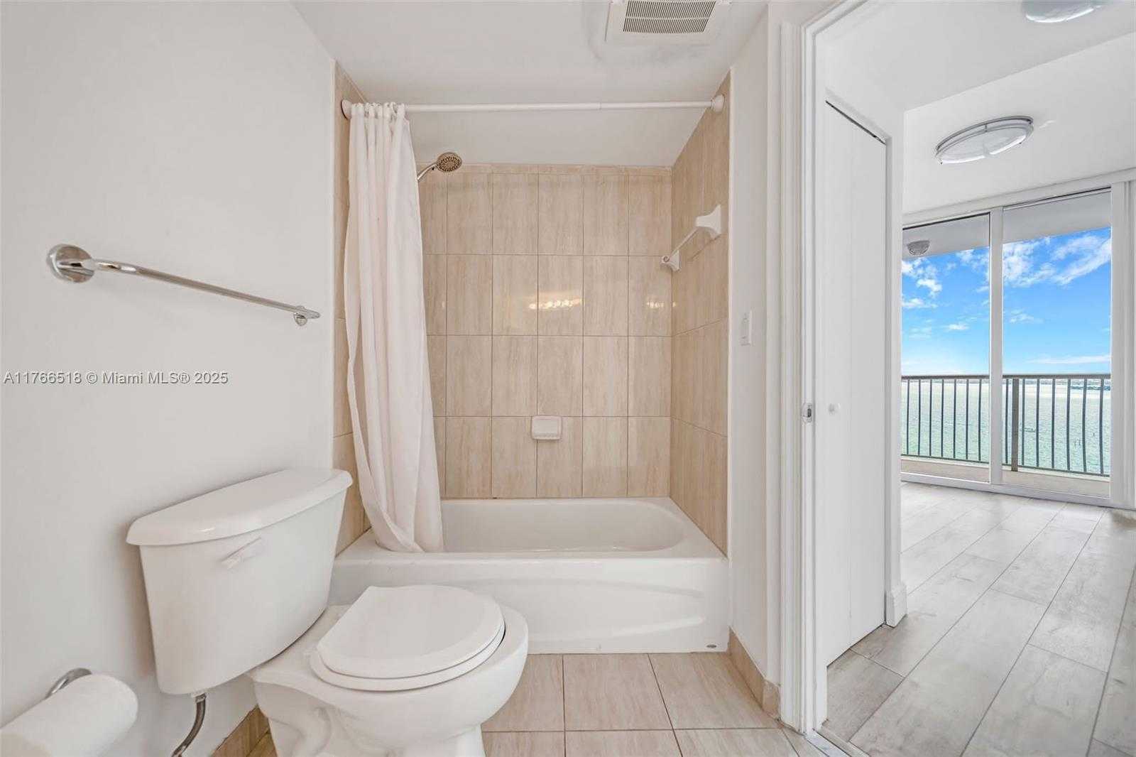 Small Image of 1750 NORTH BAYSHORE DR #2001, Miami Number 21