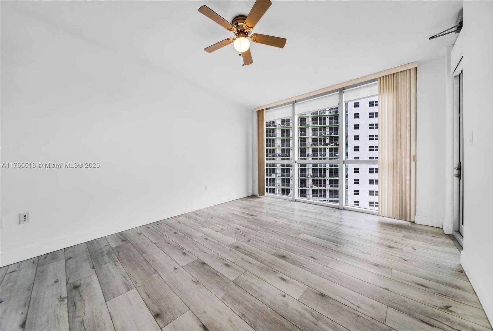 Small Image of 1750 NORTH BAYSHORE DR #2001, Miami Number 22