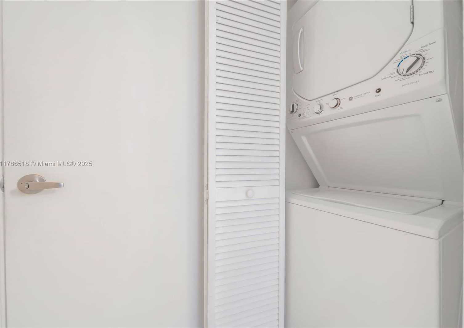 Small Image of 1750 NORTH BAYSHORE DR #2001, Miami Number 25