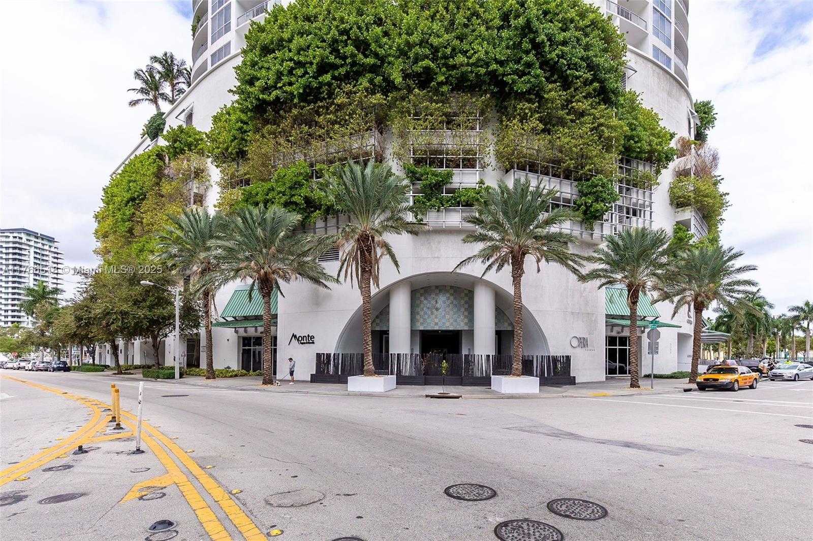 Small Image of 1750 NORTH BAYSHORE DR #2001, Miami Number 29