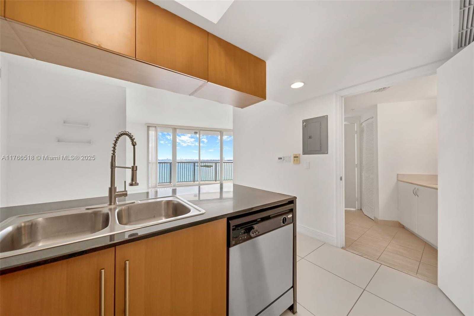 Small Image of 1750 NORTH BAYSHORE DR #2001, Miami Number 7