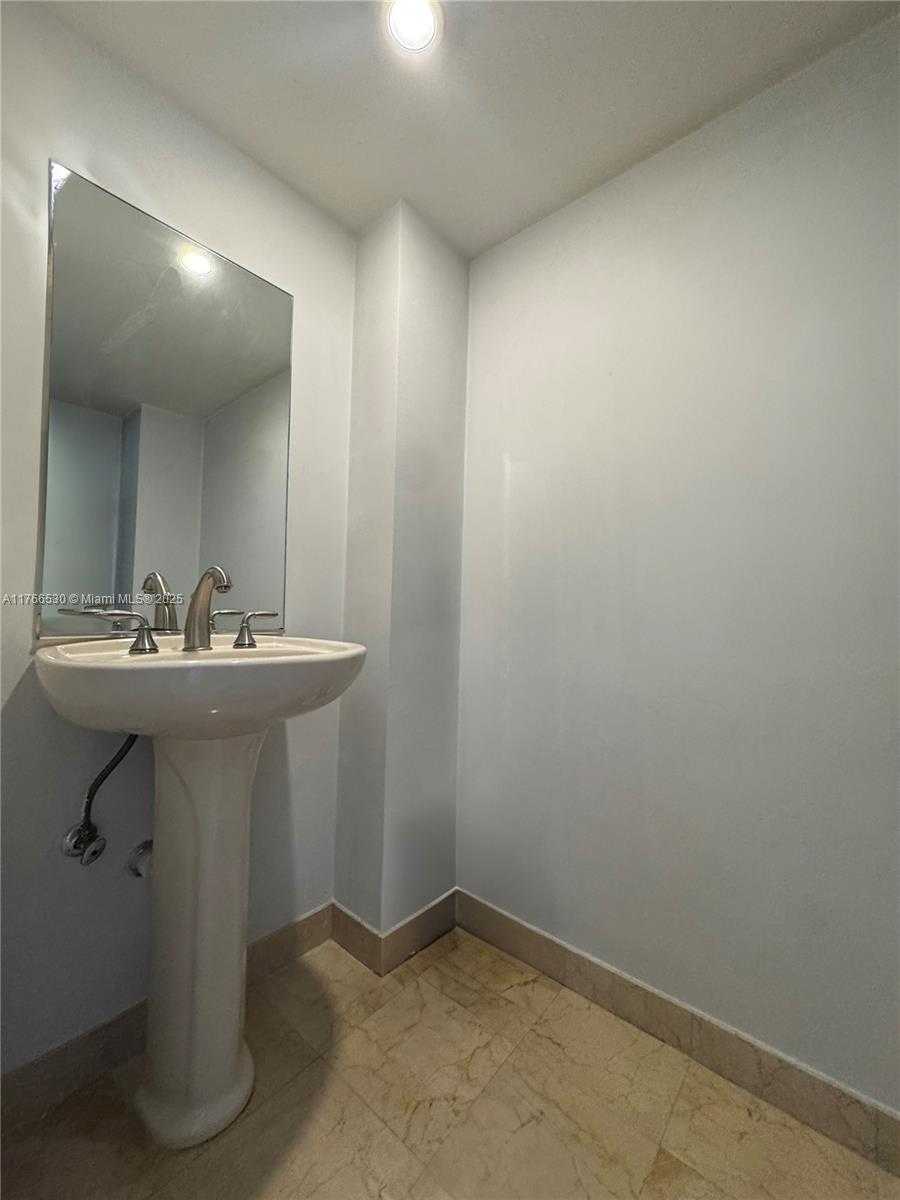 Small Image of 6917 COLLINS AVE #520, Miami Beach Number 10