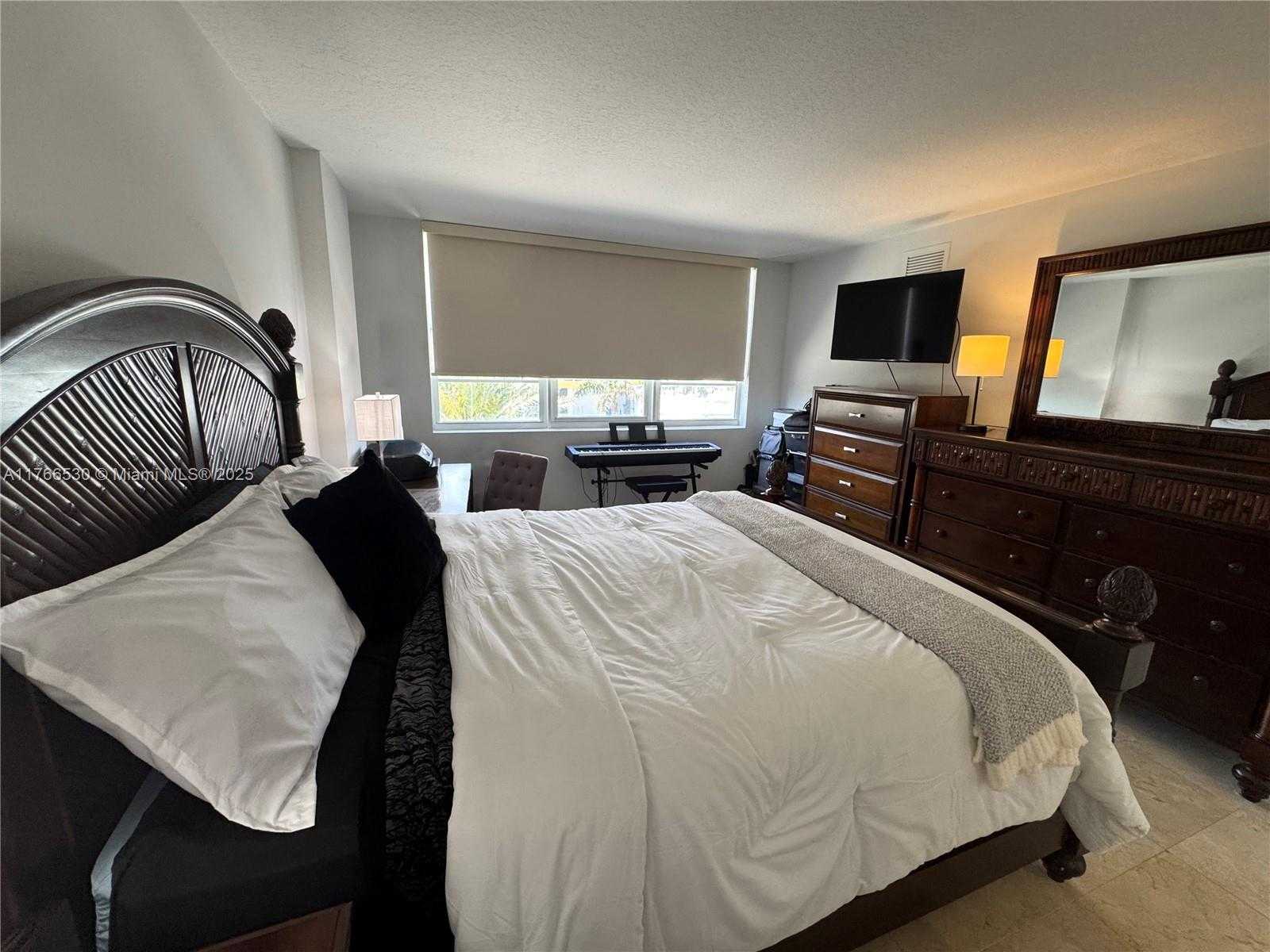 Small Image of 6917 COLLINS AVE #520, Miami Beach Number 20