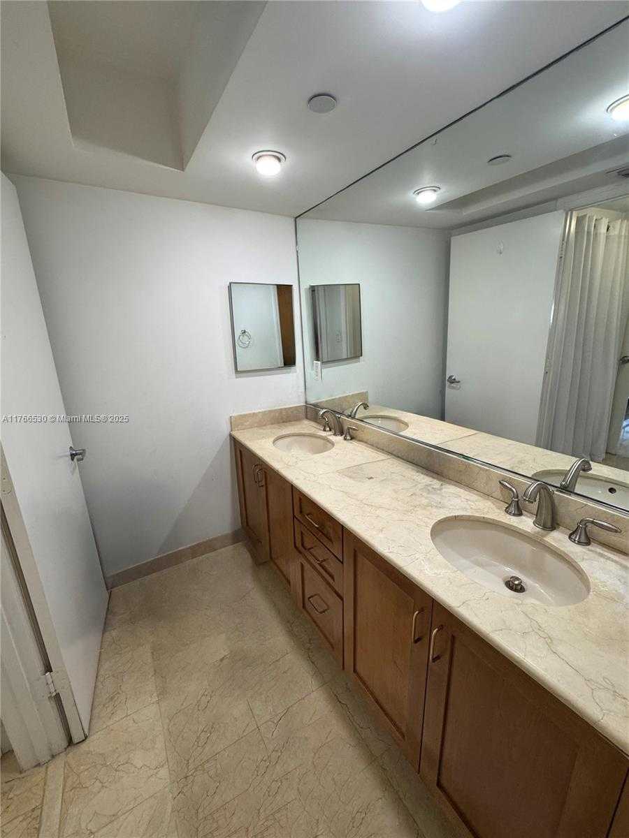 Small Image of 6917 COLLINS AVE #520, Miami Beach Number 24
