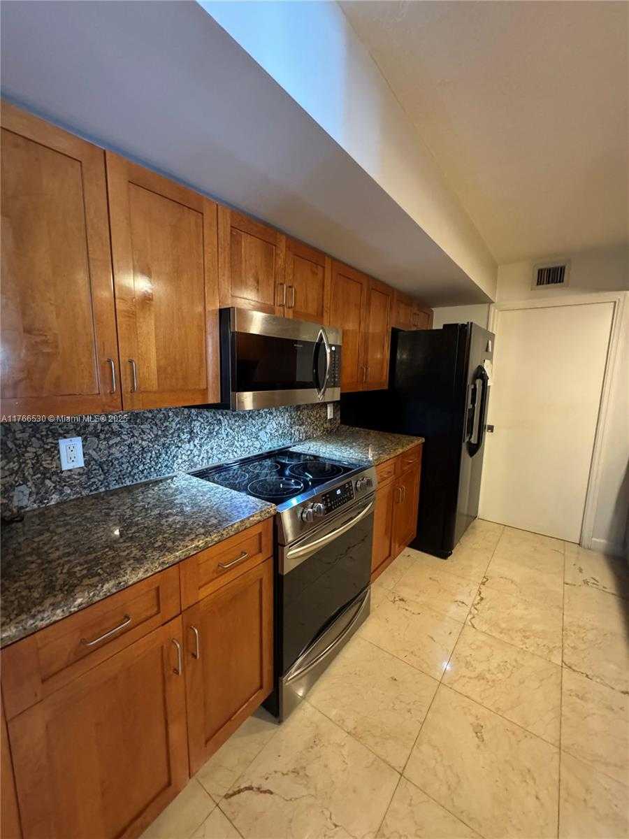 Small Image of 6917 COLLINS AVE #520, Miami Beach Number 4