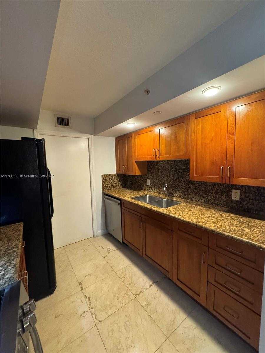Small Image of 6917 COLLINS AVE #520, Miami Beach Number 5