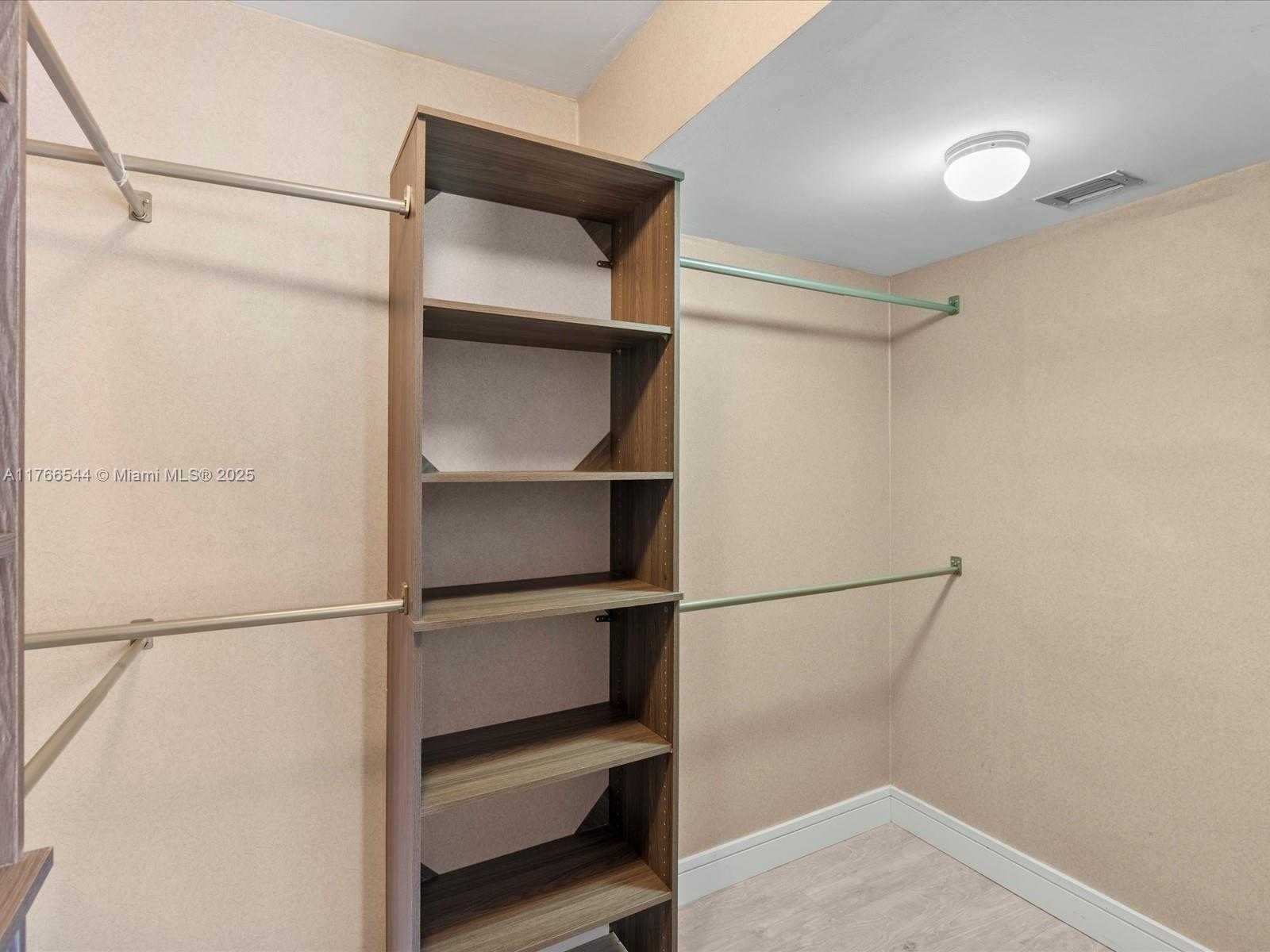 Small Image of 1500 SOUTH OCEAN DR #3G, Hollywood Number 19