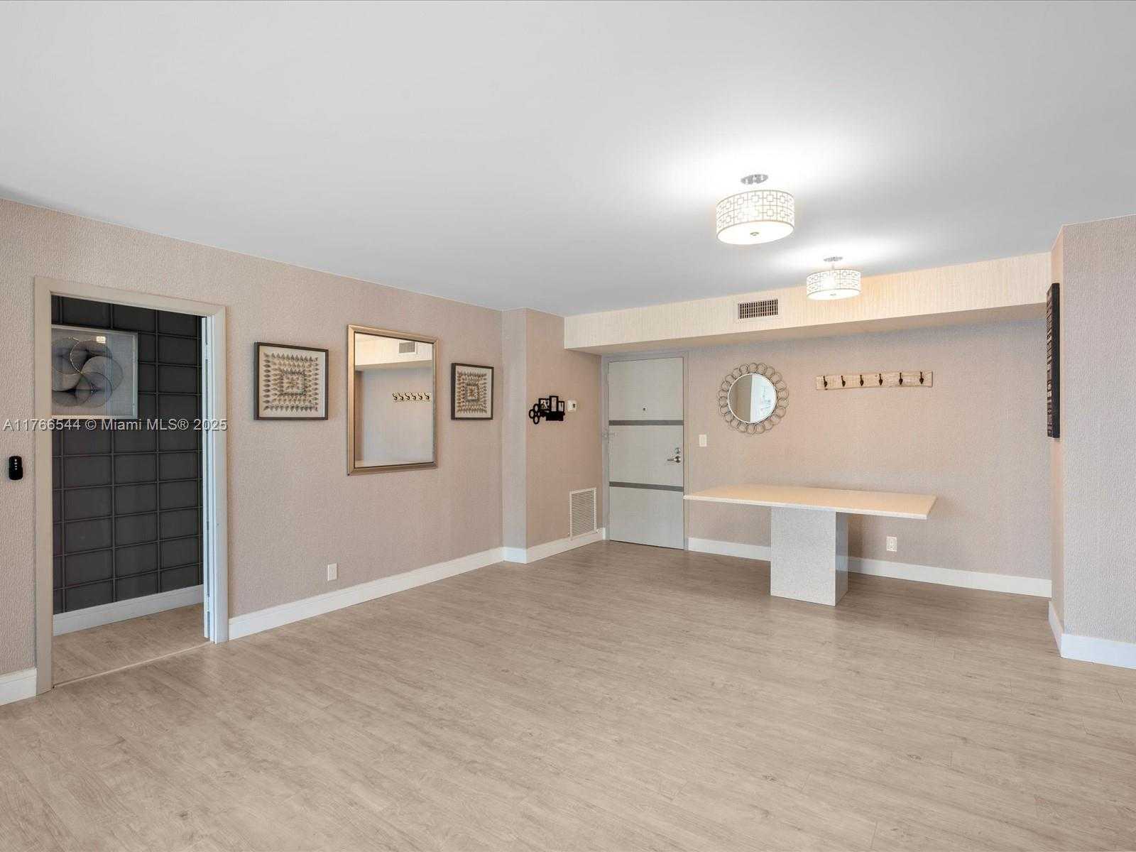 Small Image of 1500 SOUTH OCEAN DR #3G, Hollywood Number 8
