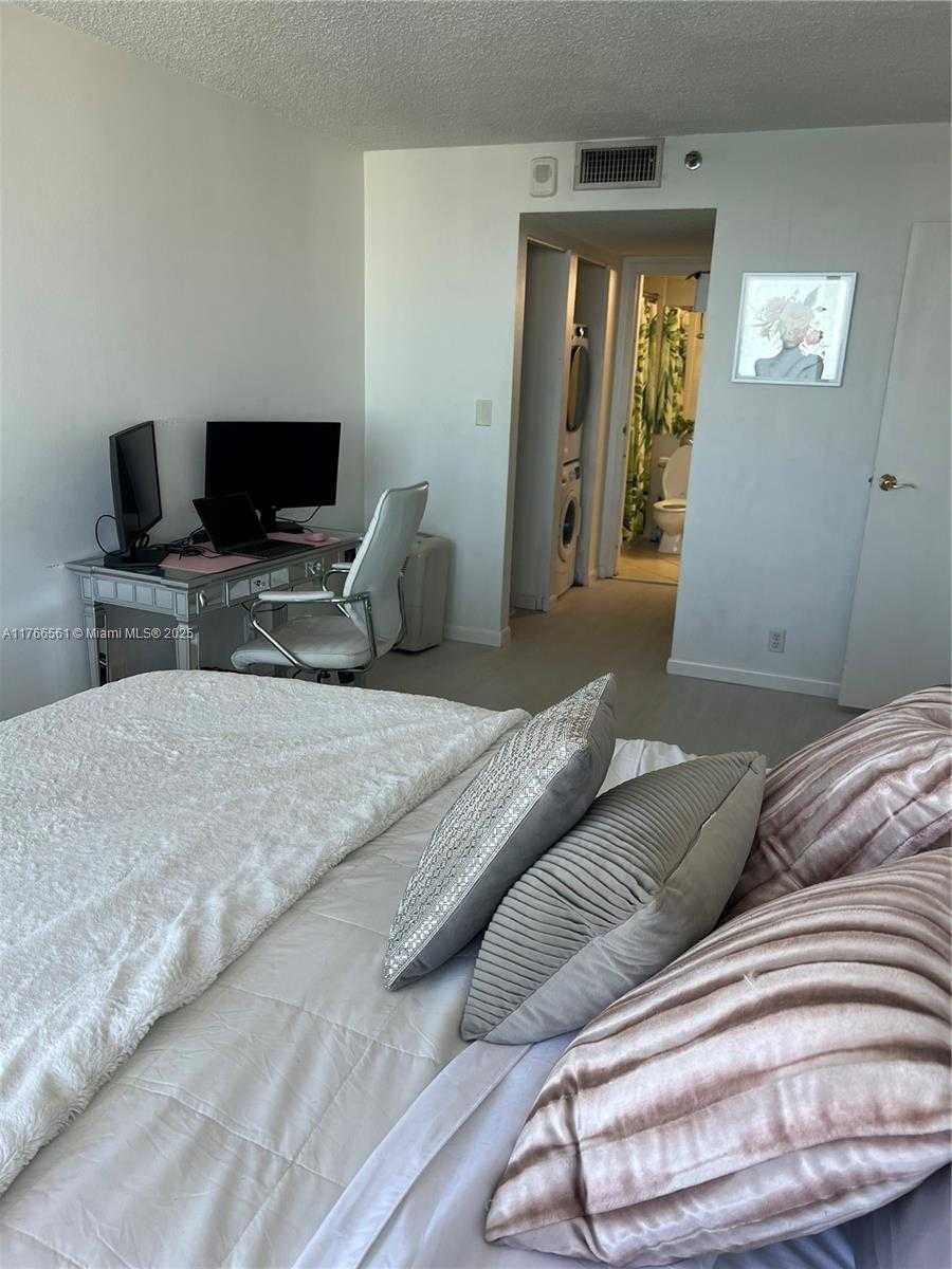 Small Image of 7601 EAST TREASURE DR #2412, North Bay Village Number 21