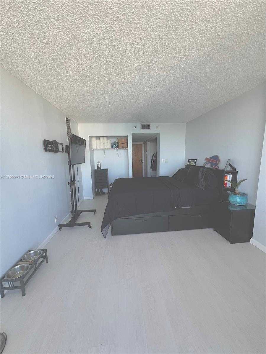 Small Image of 7601 EAST TREASURE DR #2412, North Bay Village Number 27