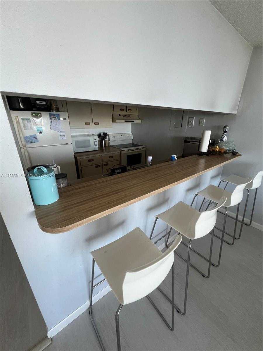 Small Image of 7601 EAST TREASURE DR #2412, North Bay Village Number 9