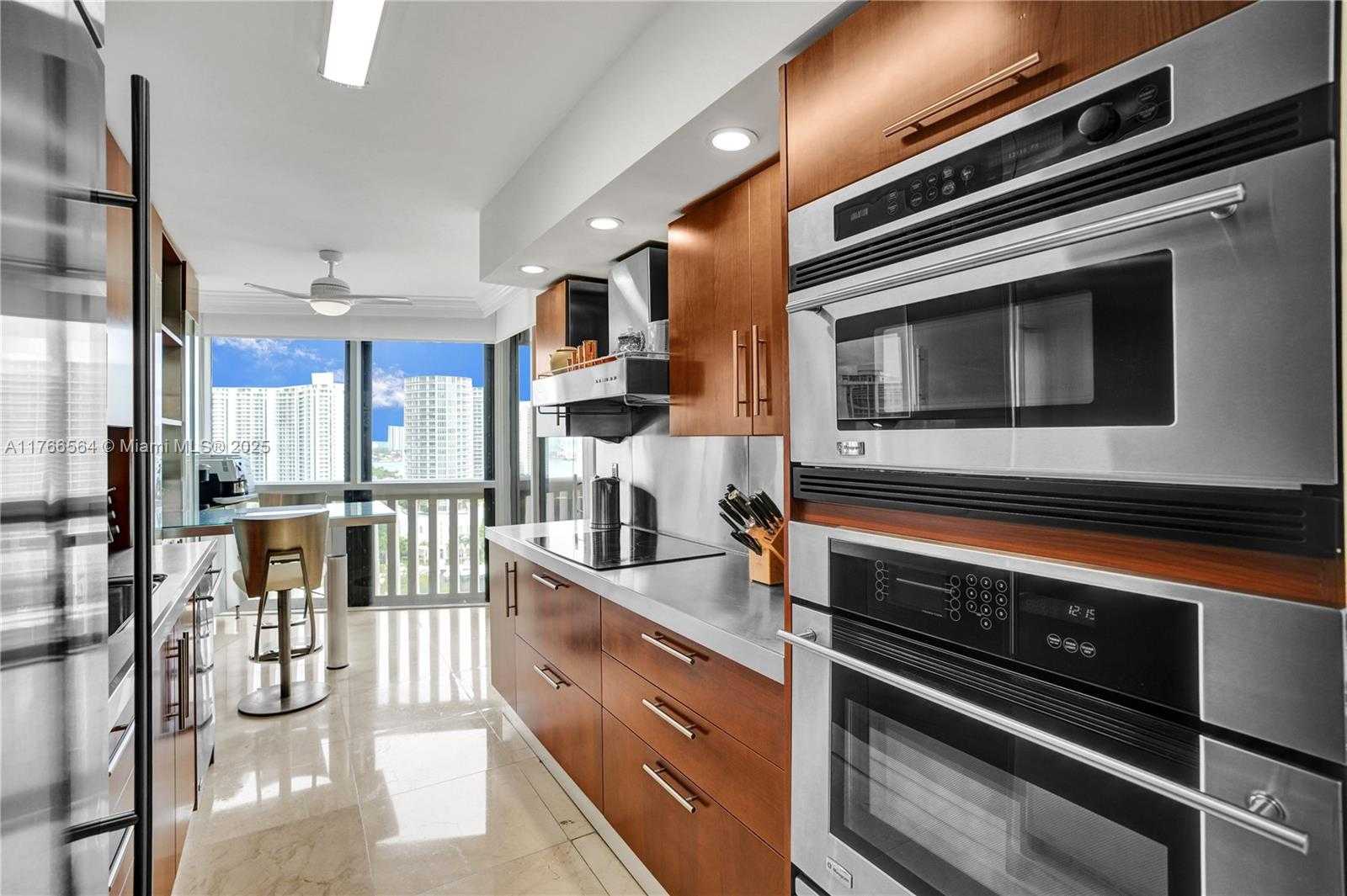Small Image of 1000 ISLAND BLVD #2107, Aventura Number 11