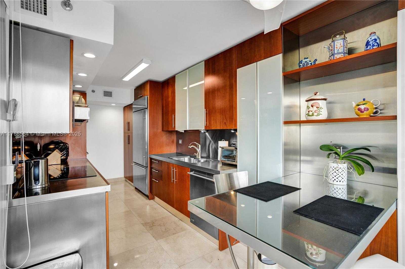 Small Image of 1000 ISLAND BLVD #2107, Aventura Number 12