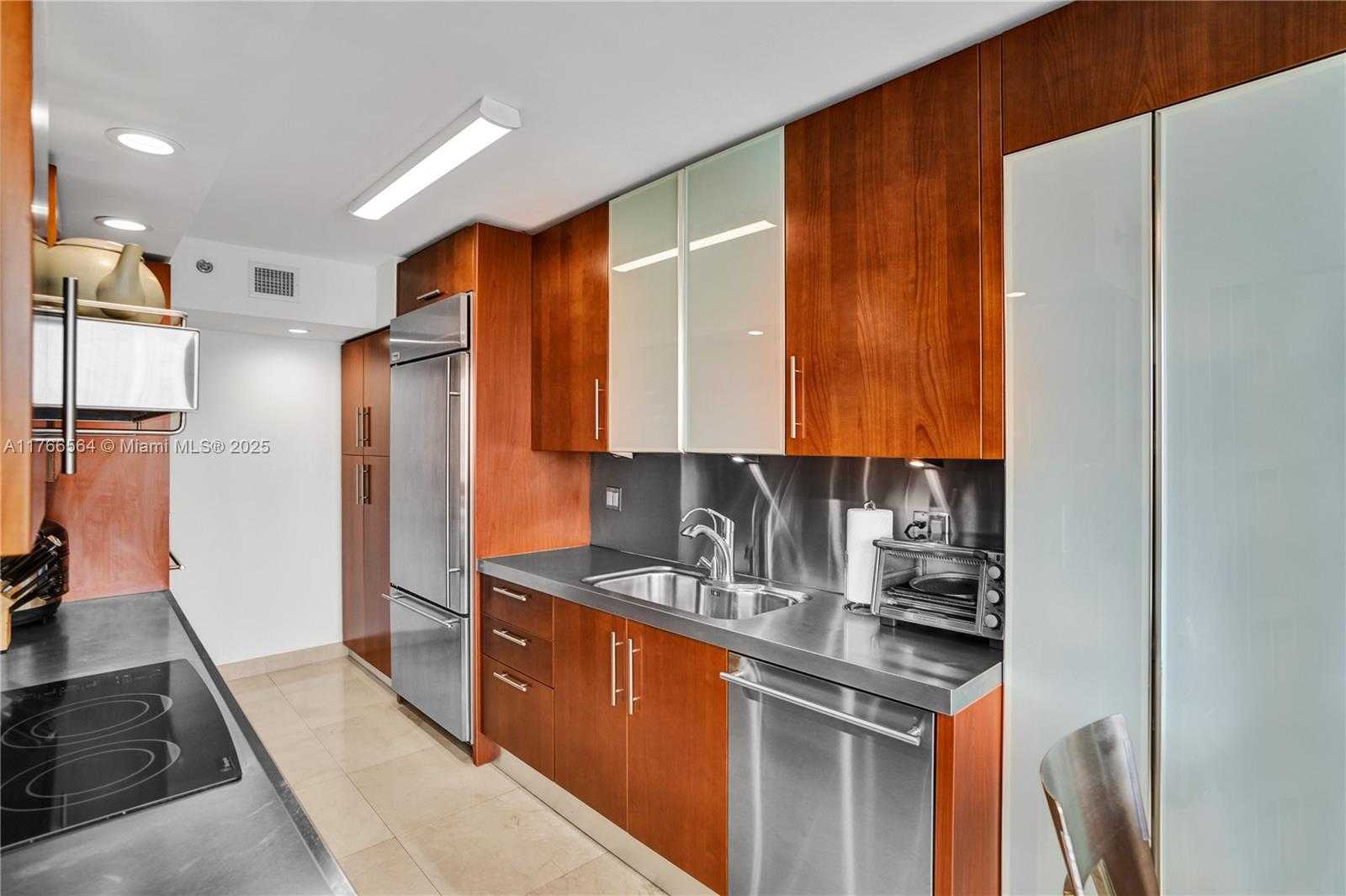 Small Image of 1000 ISLAND BLVD #2107, Aventura Number 14