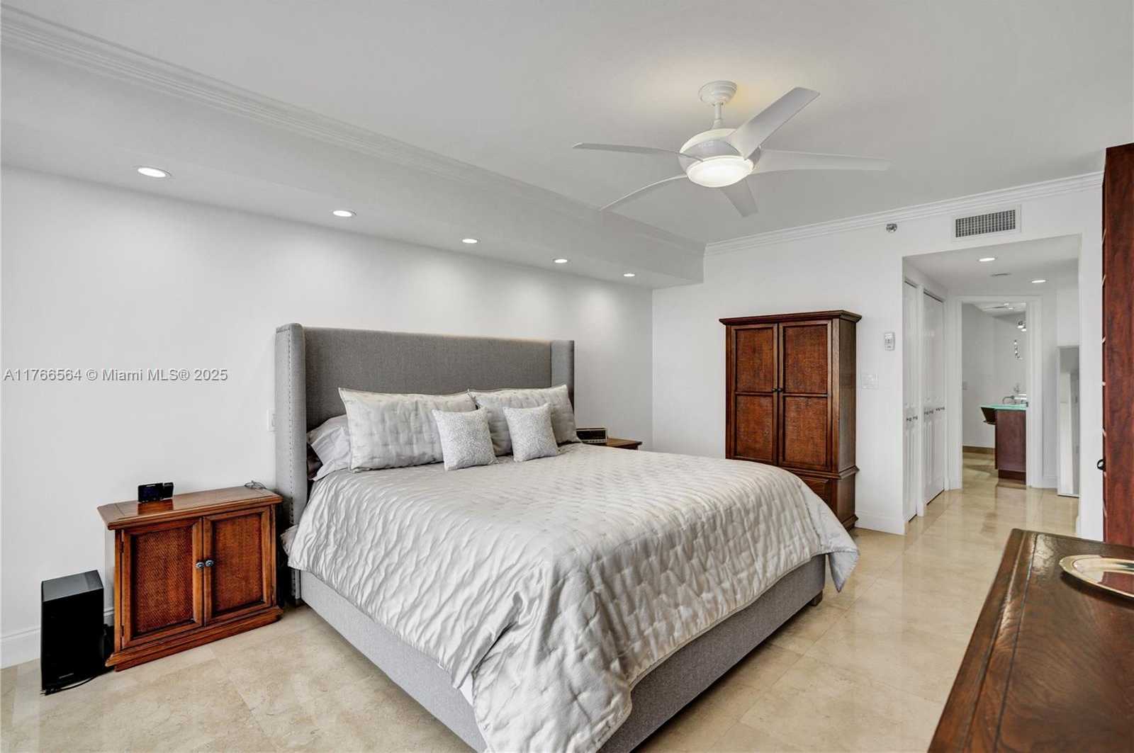 Small Image of 1000 ISLAND BLVD #2107, Aventura Number 19
