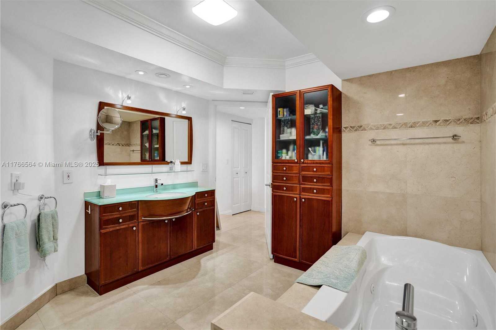 Small Image of 1000 ISLAND BLVD #2107, Aventura Number 23