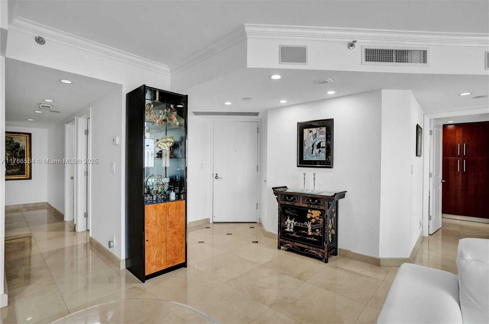 Small Image of 1000 ISLAND BLVD #2107, Aventura Number 25