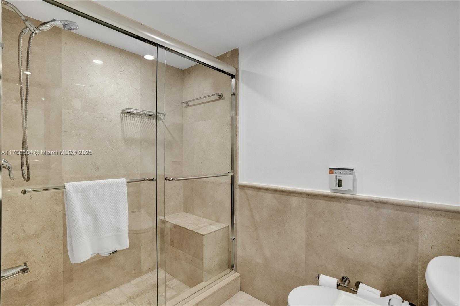 Small Image of 1000 ISLAND BLVD #2107, Aventura Number 32