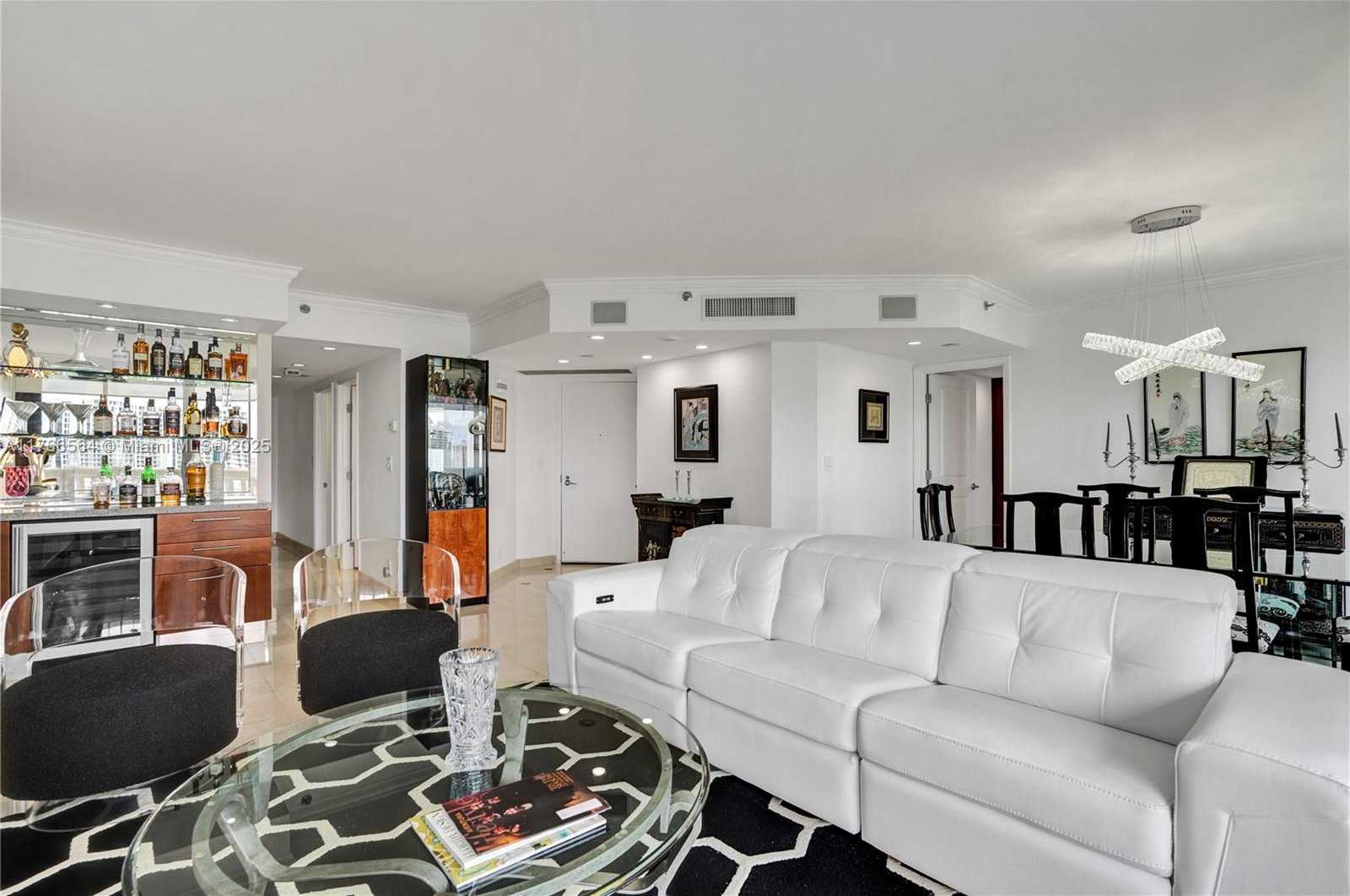 Small Image of 1000 ISLAND BLVD #2107, Aventura Number 4