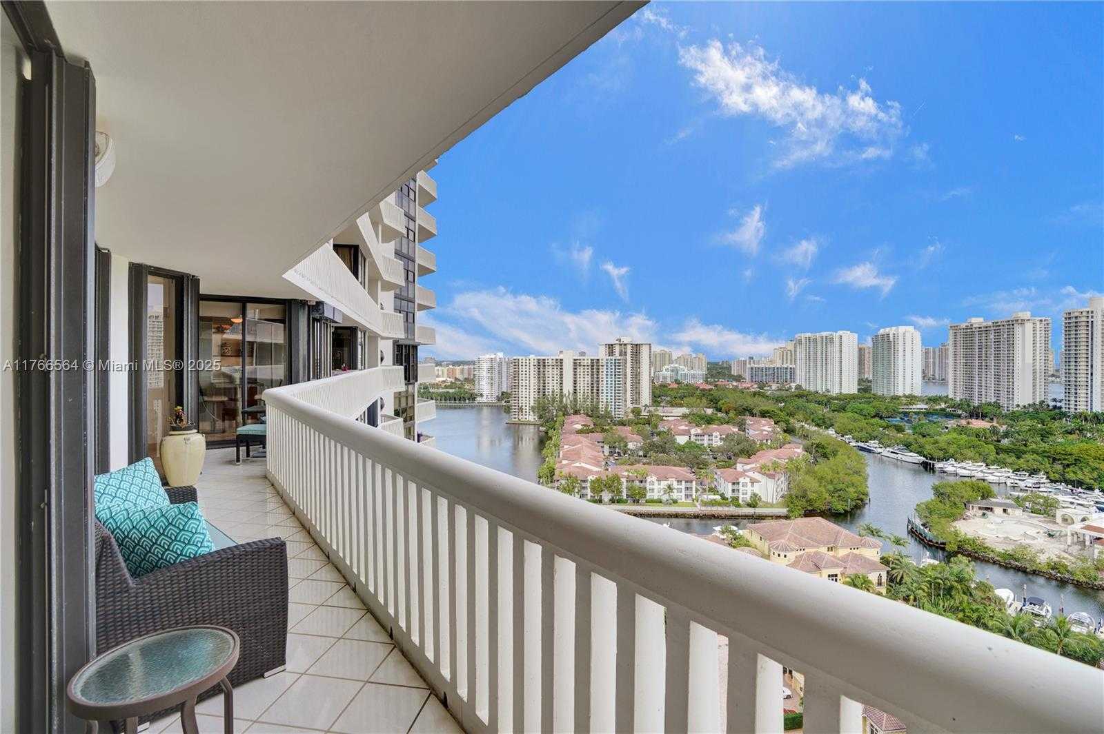 Small Image of 1000 ISLAND BLVD #2107, Aventura Number 43