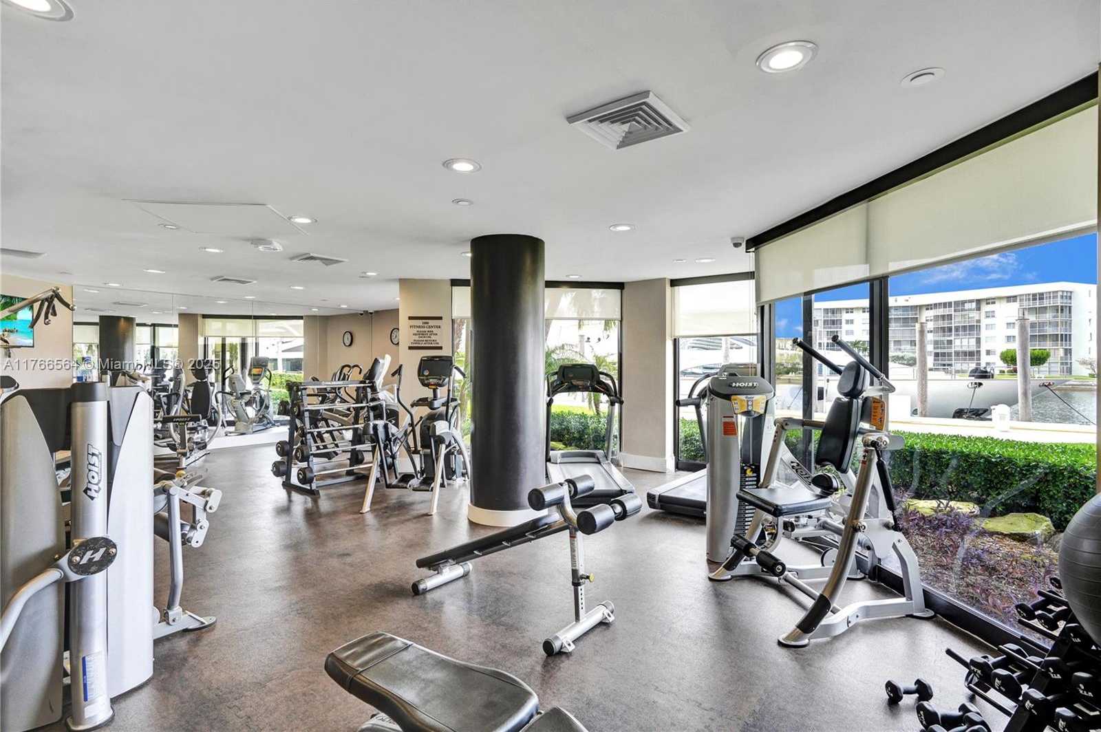 Small Image of 1000 ISLAND BLVD #2107, Aventura Number 49