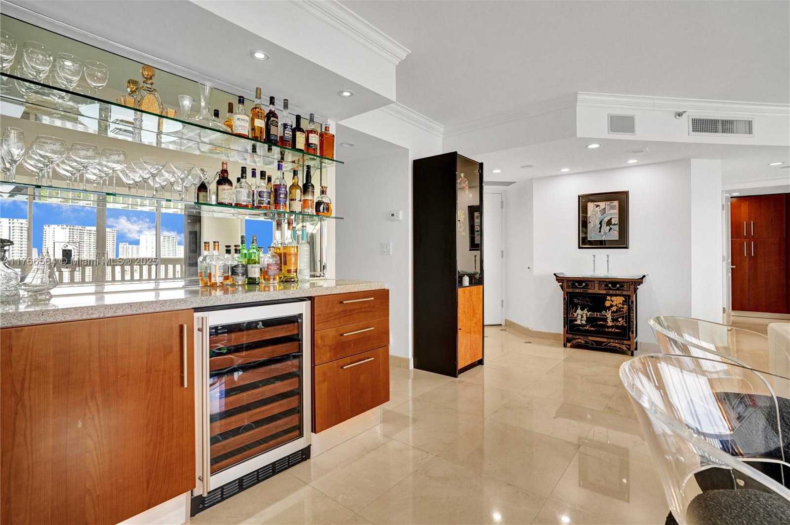 Small Image of 1000 ISLAND BLVD #2107, Aventura Number 6