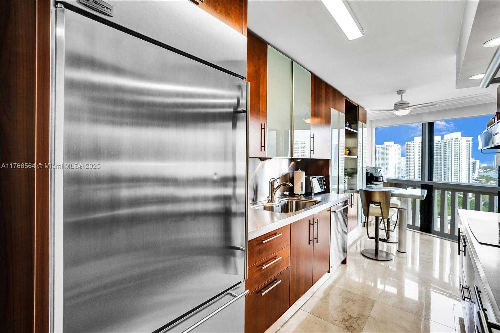 Small Image of 1000 ISLAND BLVD #2107, Aventura Number 9