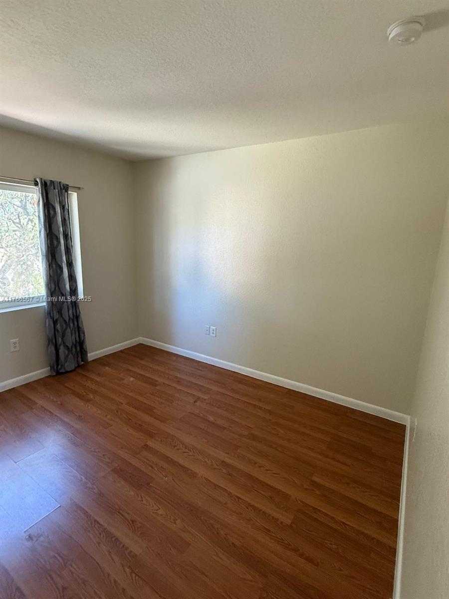 Small Image of 228 NORTH WEST 84TH ST #228, Miami Number 14
