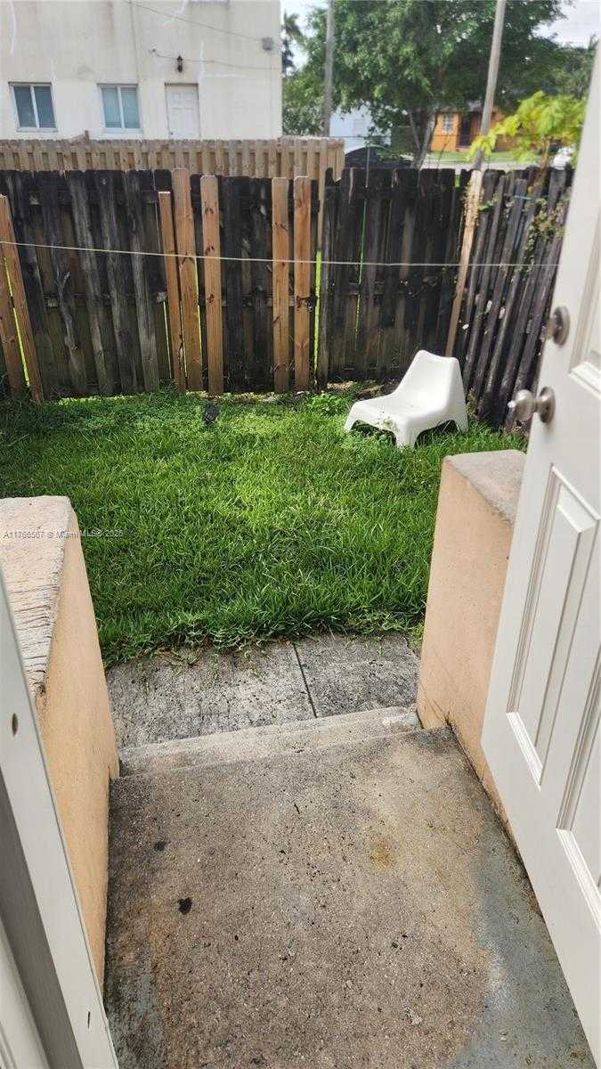 Small Image of 228 NORTH WEST 84TH ST #228, Miami Number 18