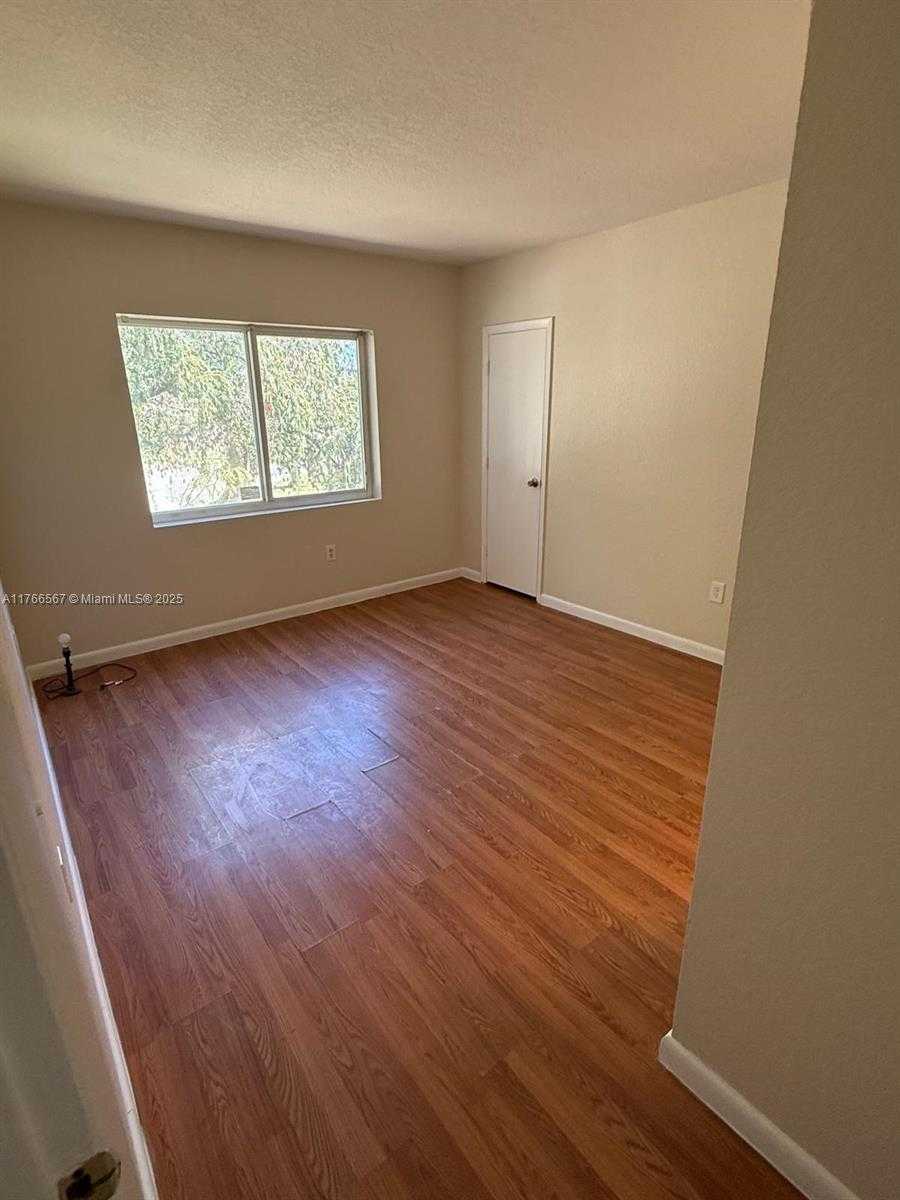 Small Image of 228 NORTH WEST 84TH ST #228, Miami Number 3
