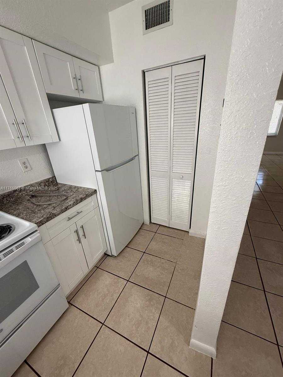 Small Image of 228 NORTH WEST 84TH ST #228, Miami Number 5